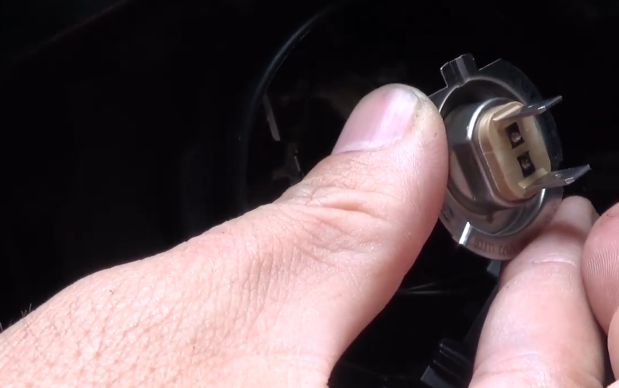 How to replace a lightbulb on a Peugeot 3008 Car Ownership AutoTrader