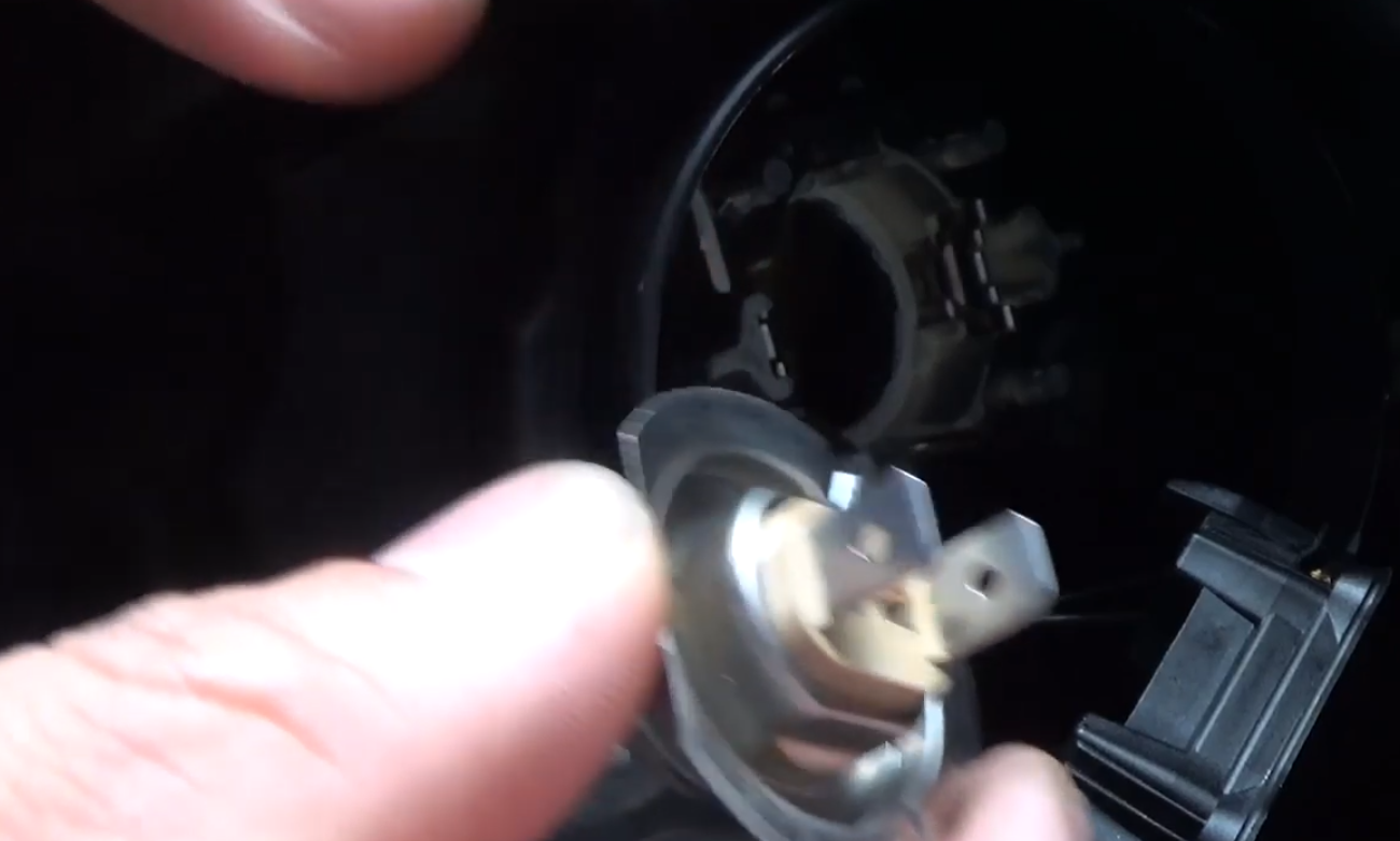 How to replace a lightbulb on a Peugeot 3008 Car Ownership AutoTrader